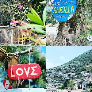 Shkolla & Hostal