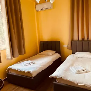 auto-tana-guest-house.hotels-in-tirana.com/